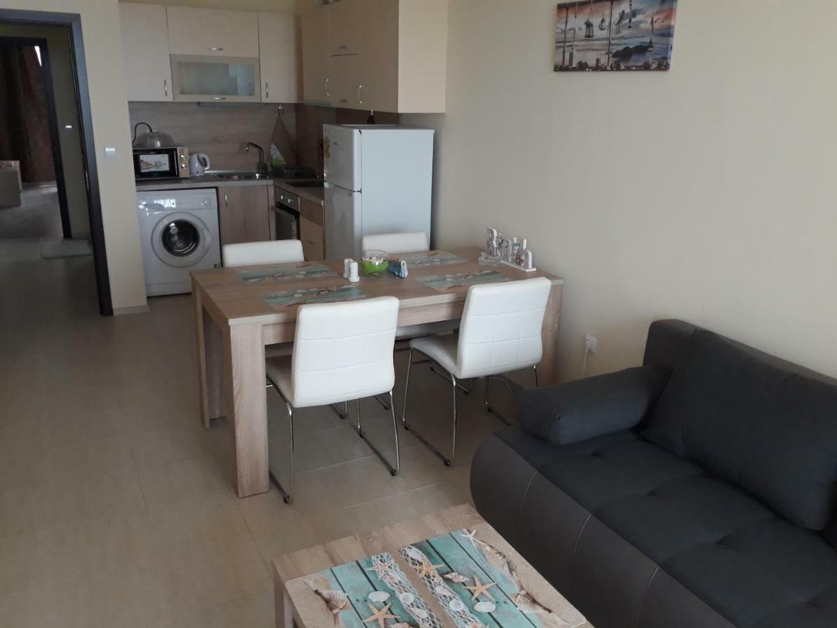 Таня 8 Apartment Pomorie Ngoại thất bức ảnh